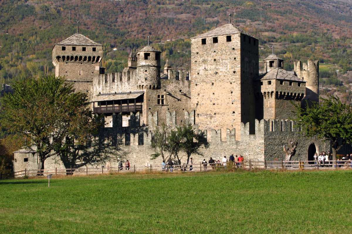 Lunigiana, i borghi tra castelli e pievi: quando il medioevo non scappa
