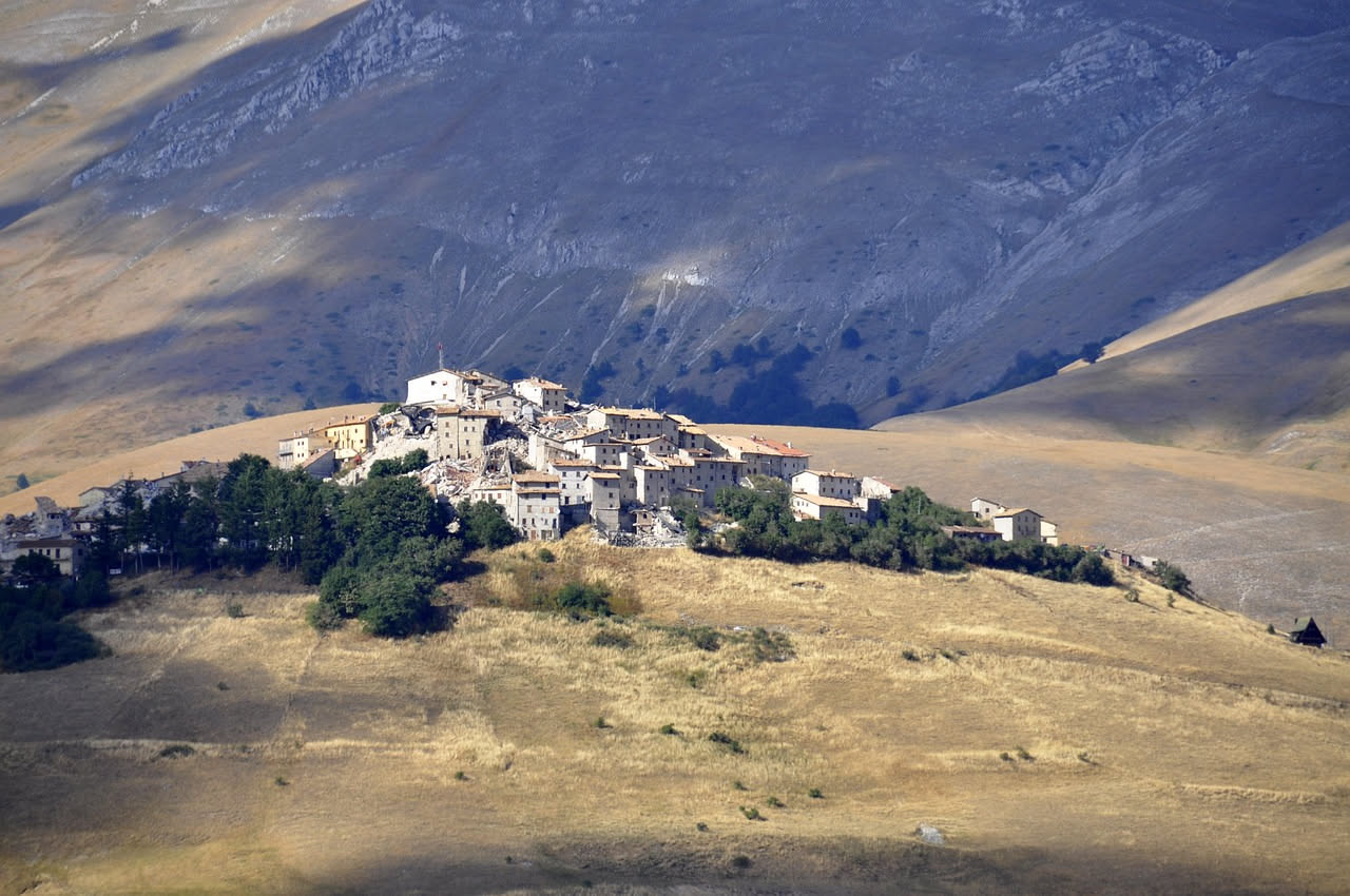 I borghi dei Sibillini: ricostruire dopo il terremoto, vivere nella fragilità