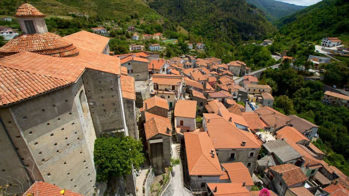 Castelmezzano: il borgo sospeso tra le Dolomiti lucane